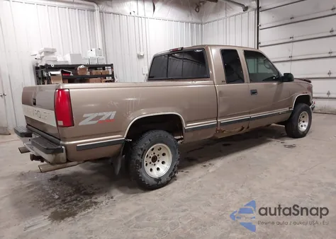 1997 Chevrolet K1500 Fleetside z USA, uszkodzony, nr VIN 1GCEK19M6VE122545